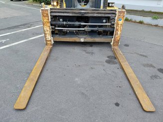 Four wheel front forklift Yale GDP160EC12