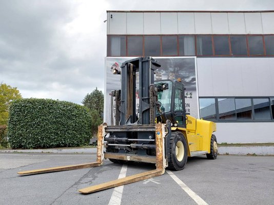 Four wheel front forklift Yale GDP160EC12 - 1