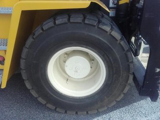 Four wheel front forklift Yale GDP160EC12