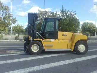 Four wheel front forklift Yale GDP160EC12