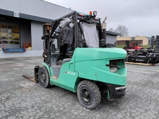 Four wheel front forklift Mitsubishi FD50N