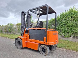 Four wheel front forklift Carer R45N5