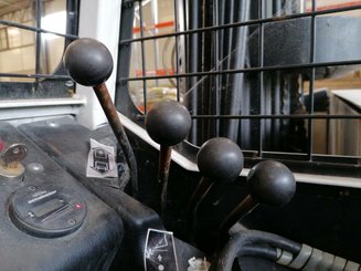 Multidirectional sideloader Combilift ESA30