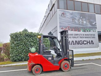 Four wheel front forklift Hangcha XF25G