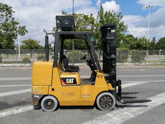 Four wheel front forklift Caterpillar GC45K - 2