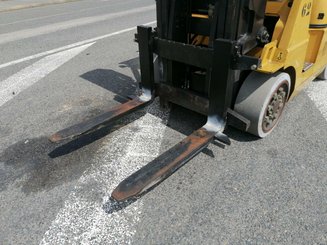 Four wheel front forklift Caterpillar GC45K - 4