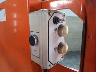 Vertical lift platform JLG TOUCAN DUO