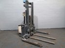 Straddle stacker Crown WS2300 1.8 - 1