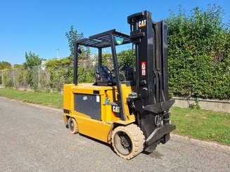 Four wheel front forklift Caterpillar EC55N