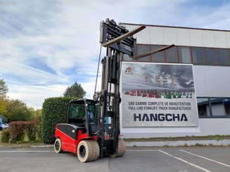 Four wheel front forklift Hangcha J4W100