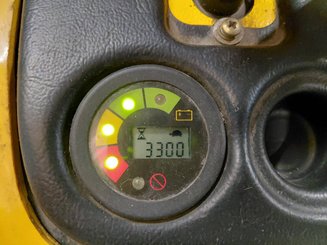 Pedestrian pallet stacker Yale MS12X - 8