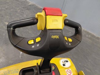 Pedestrian pallet stacker Yale MS12X - 7