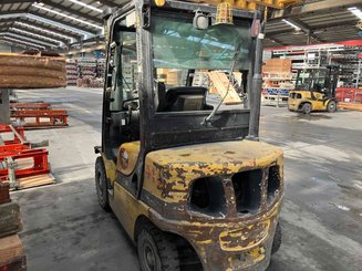 Four wheel front forklift Yale GDP25VX