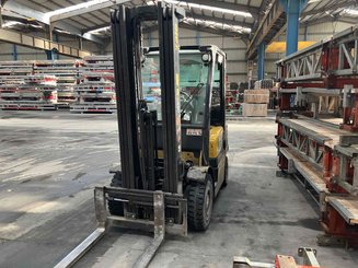 Four wheel front forklift Yale GDP25VX