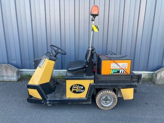 Tow tractor Spijkstaal 210