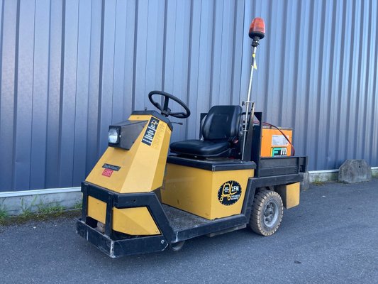 Tow tractor Spijkstaal 210 - 1