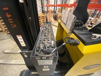Reach truck Yale MR14
