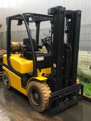 Four wheel front forklift Yale GLP25VX