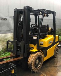 Four wheel front forklift Yale GLP25VX