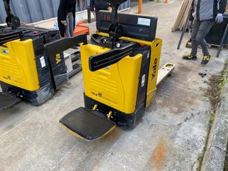 Stand-on pallet truck Yale MP20X
