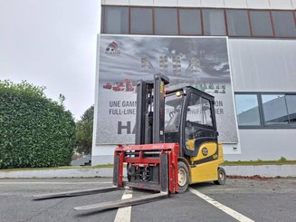 Electric forklift truck Yale ERP35 VL