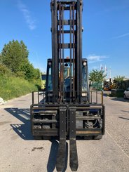 Four wheel front forklift Yale GLP55VX