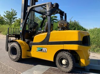 Four wheel front forklift Yale GLP55VX