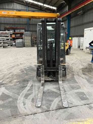 Electric forklift truck Yale ERP30VL