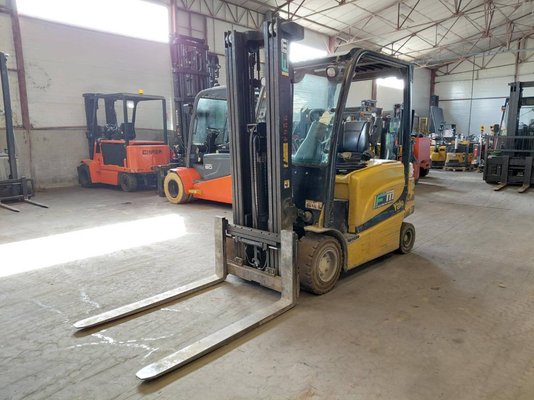 Electric forklift truck Yale ERP30VL - 1