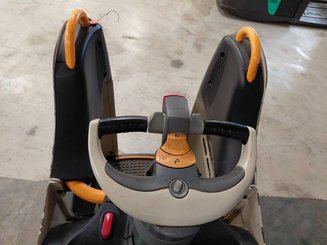 Stand-on pallet truck Crown WT3040
