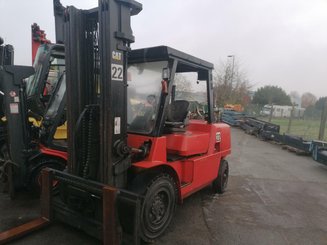 Four wheel front forklift Caterpillar GP45K - 1