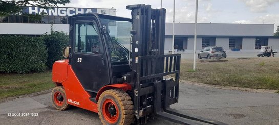 Four wheel front forklift Hangcha XF50G - 1