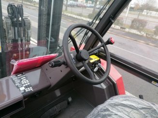 All-terrain forklift Manitou M50-4