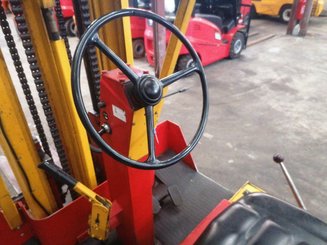 Three wheel front forklift Peg F2050EB - 7