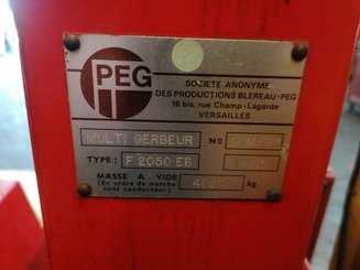 Three wheel front forklift Peg F2050EB