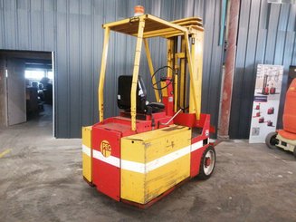 Three wheel front forklift Peg F2050EB