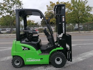 Four wheel front forklift Hangcha XC25 - 2