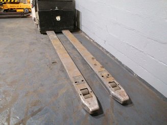 Stand-on pallet truck Crown PR4500 - 11