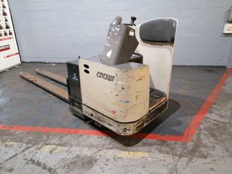 Stand-on pallet truck Crown PR4500 - 1