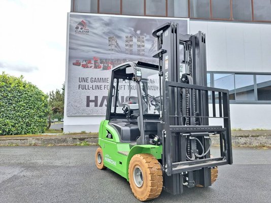 Four wheel front forklift Hangcha XC30i - 1