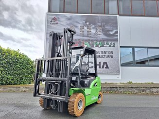 Four wheel front forklift Hangcha XC30i - 1