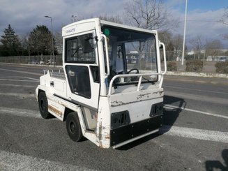 Tow tractor Charlatte T135 - 1