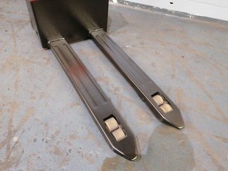 Pedestrian pallet truck Hangcha CBD18