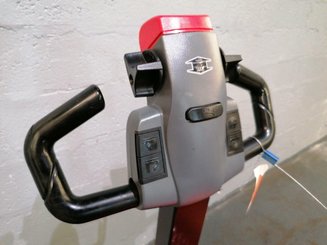 Pedestrian pallet truck Hangcha CBD18