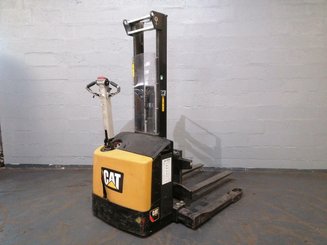 Straddle stacker Caterpillar NSP12NS - 3