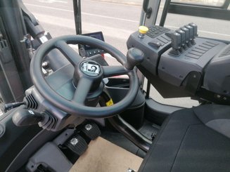 Four wheel front forklift Kalmar DCG160-12 - 10