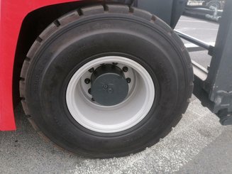 Four wheel front forklift Kalmar DCG160-12 - 25