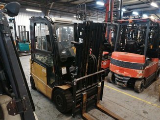 Four wheel front forklift Heli CPD25 - 1