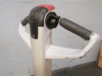 Pedestrian pallet truck Caterpillar NPP20M - 2