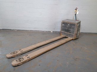 Pedestrian pallet truck Crown WP3020 - 4